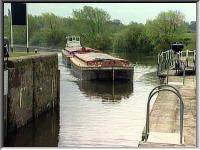 Little Shuva approaching Naburn lock
